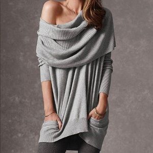 Victorias Secret Cowl Neck Swester